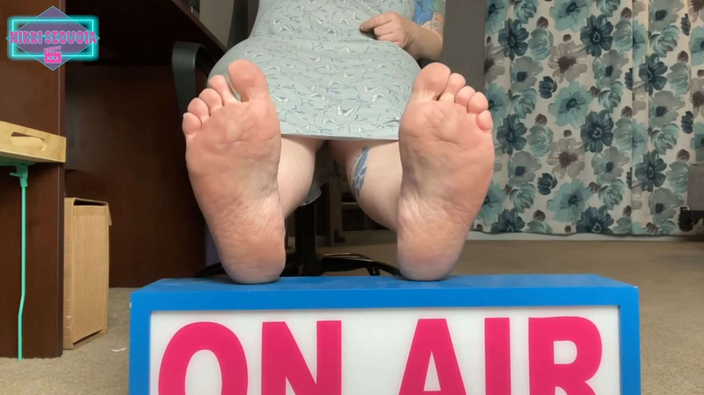 Dirty Feet Toe Wiggles